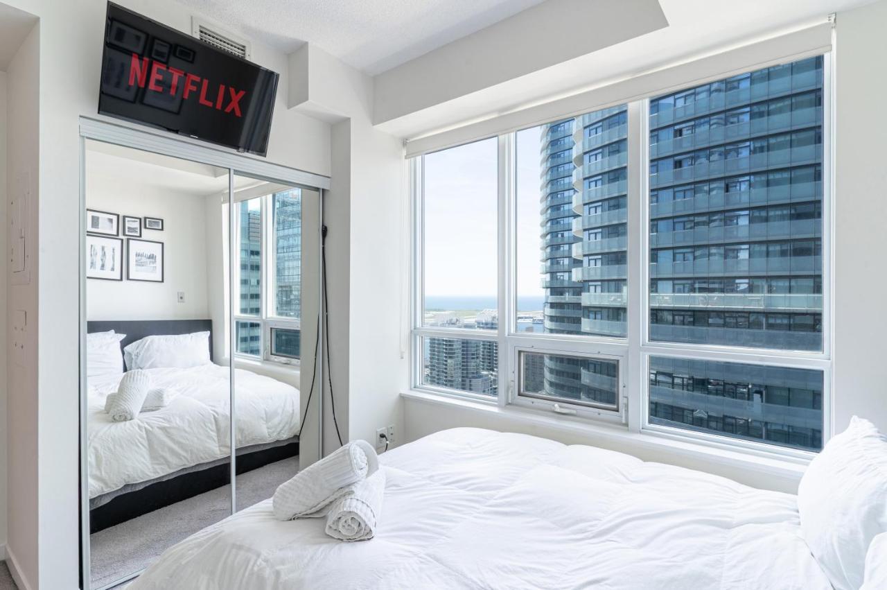 Aparthotel Beautiful Modern Toronto Luxurious Scotiabank Arena Exterior foto