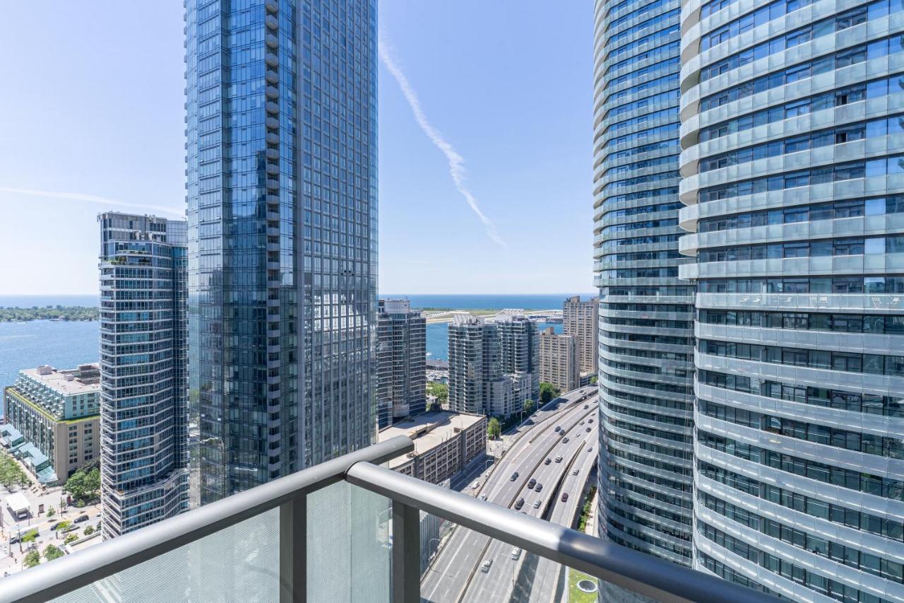Aparthotel Beautiful Modern Toronto Luxurious Scotiabank Arena Exterior foto