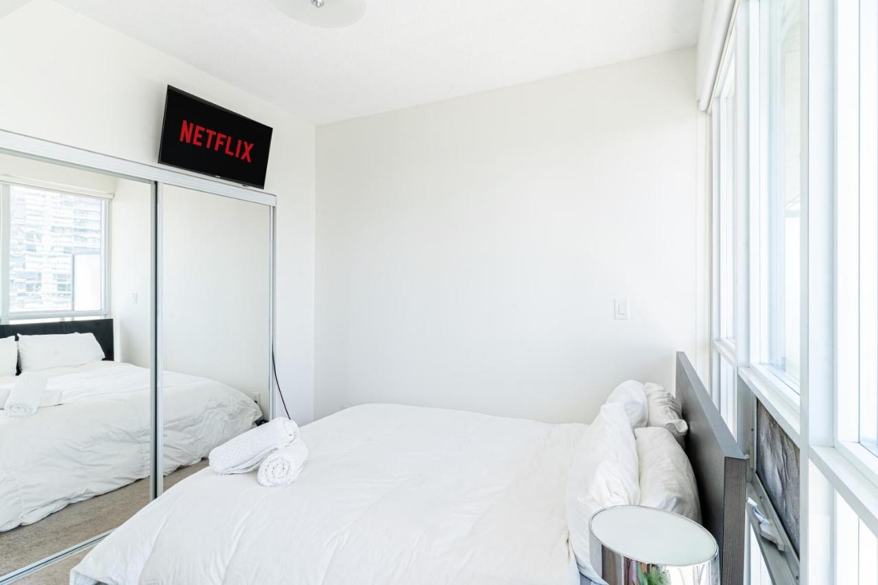 Aparthotel Beautiful Modern Toronto Luxurious Scotiabank Arena Exterior foto