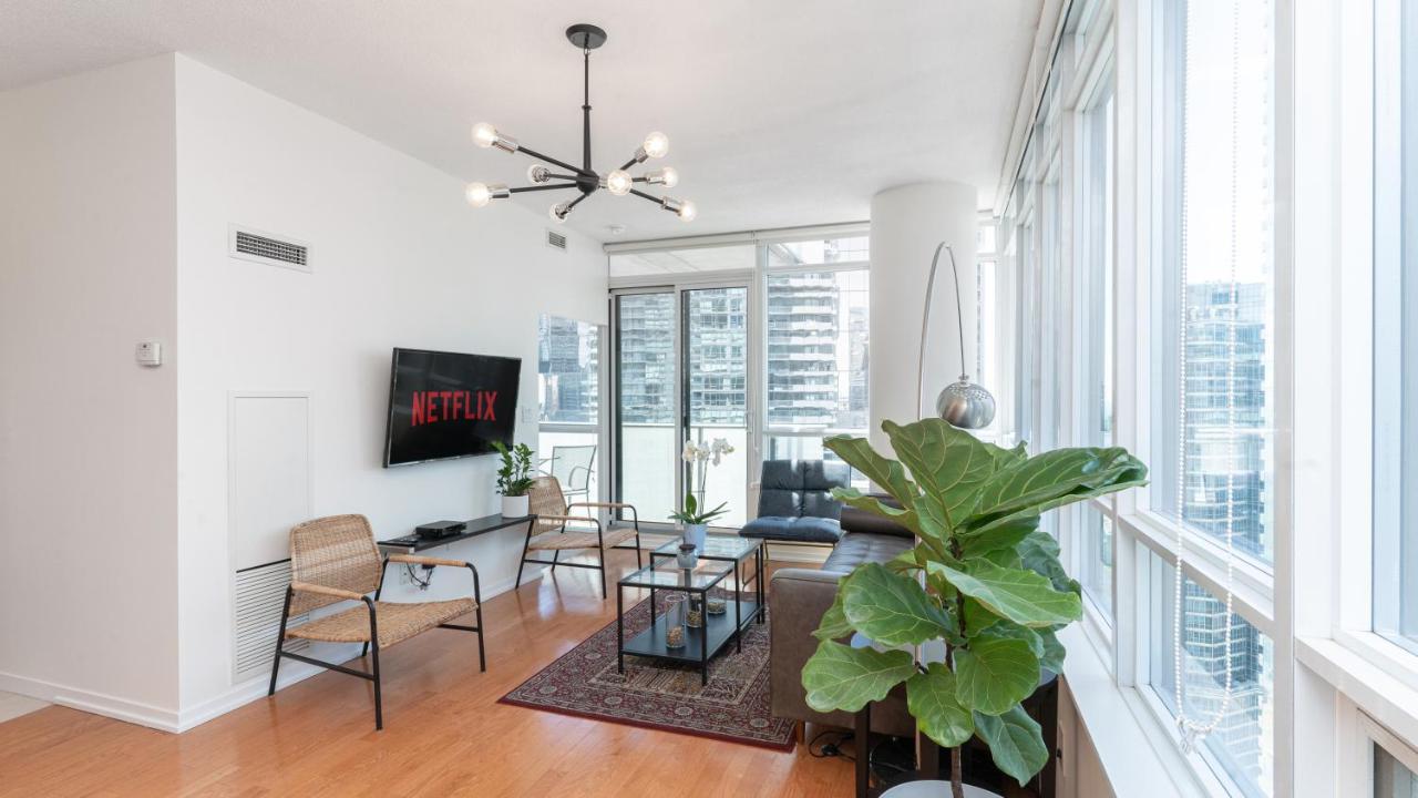 Aparthotel Beautiful Modern Toronto Luxurious Scotiabank Arena Exterior foto